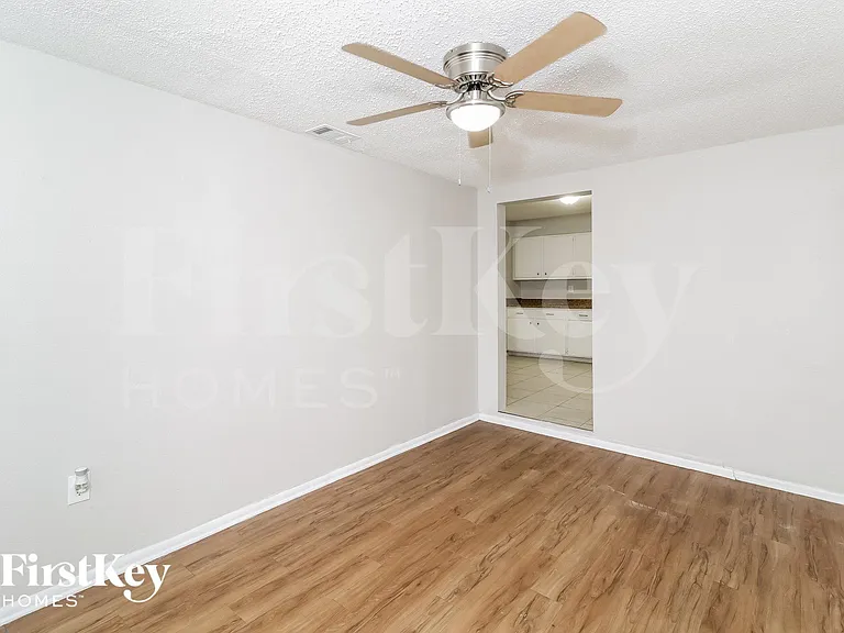 2435 Duke Ln — Photo 6