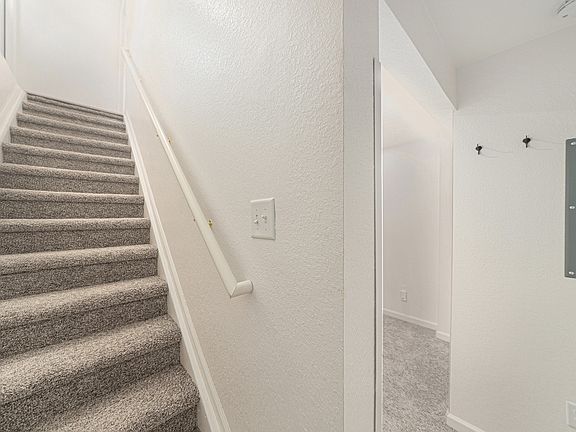 4th image of 1254 Monarch Dr