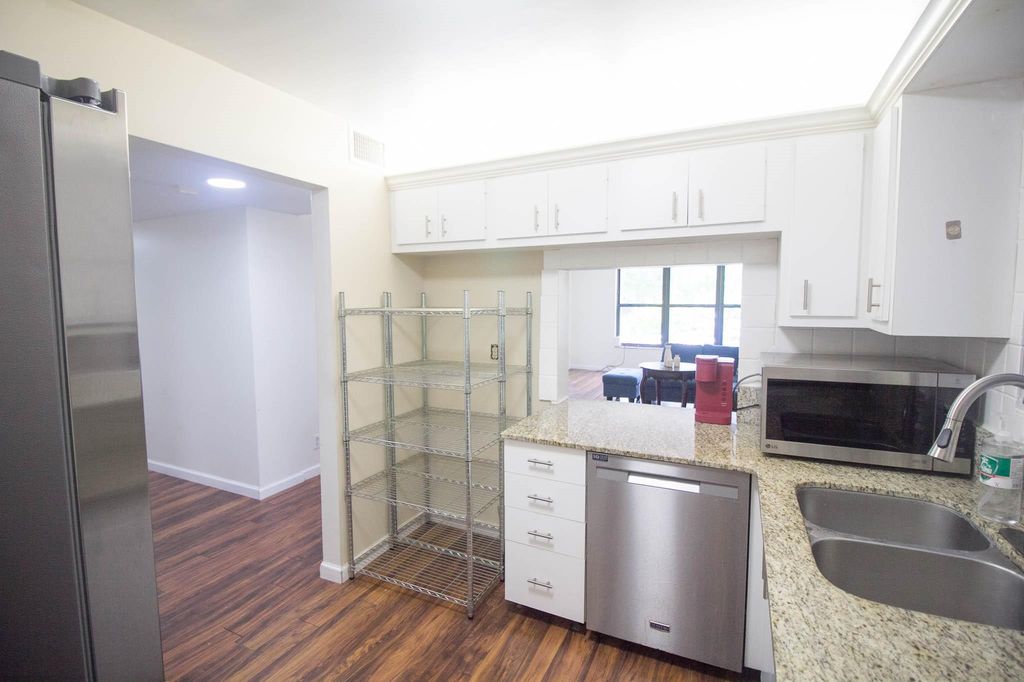 2316 S Cypress Bend Drive #218, photo 8