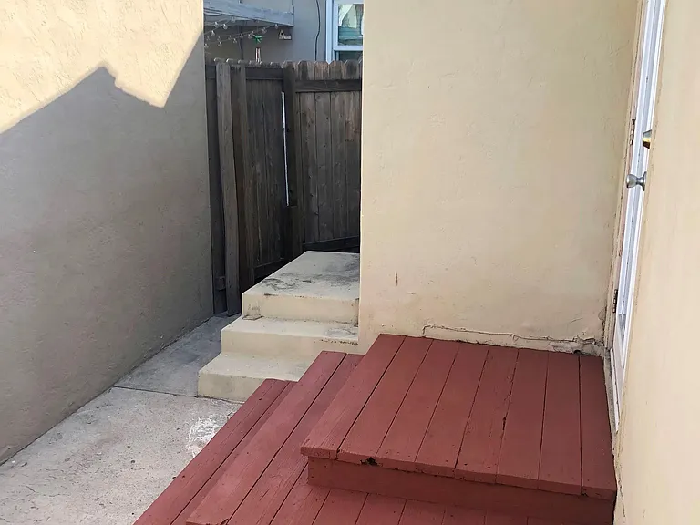 4072 Meade Ave — Photo 11