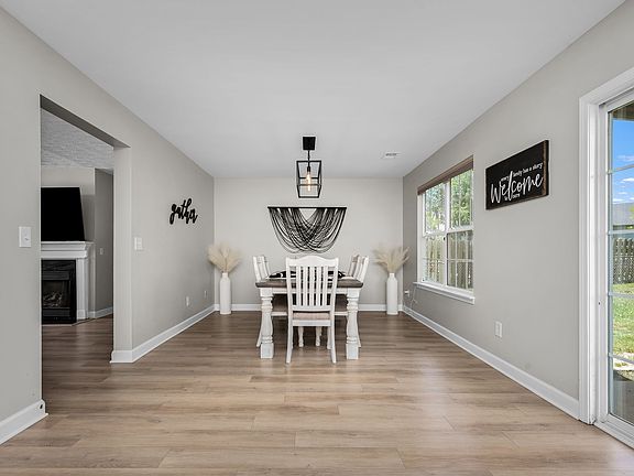 5th image of 1010 Lowrey Pl