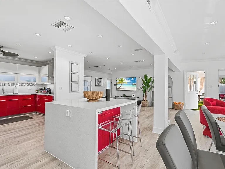2207 NE 16th Ave — Photo 16