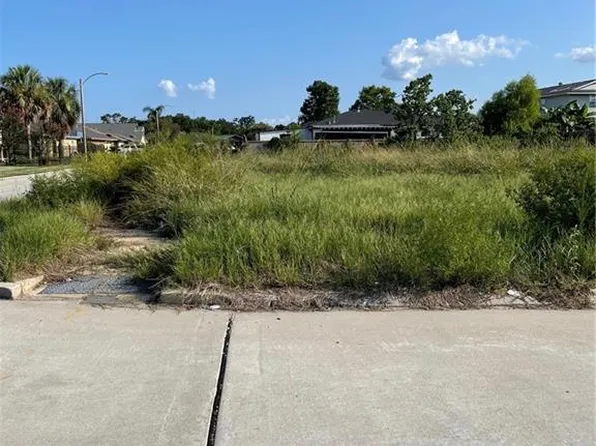 13000 Chateau Ct, New Orleans, LA 70129