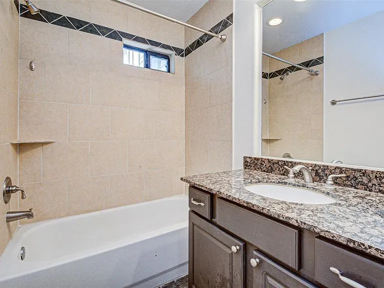 1507 Paige St — Photo 10