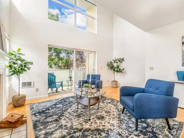 2250 NW 58th Street #401, Seattle, WA 98107