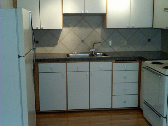 Kitchen before stainless appliances added