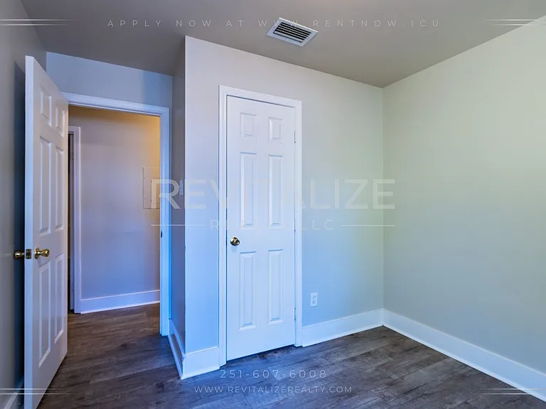 1746 Cody Rd N — Photo 23