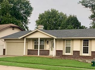 4038 Hounds Hill Dr, Florissant, MO 63034