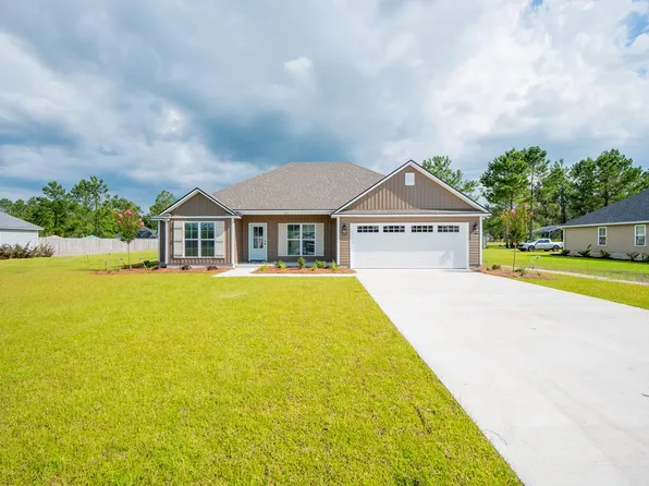 13 Ray Dr, Ray City, GA 31645