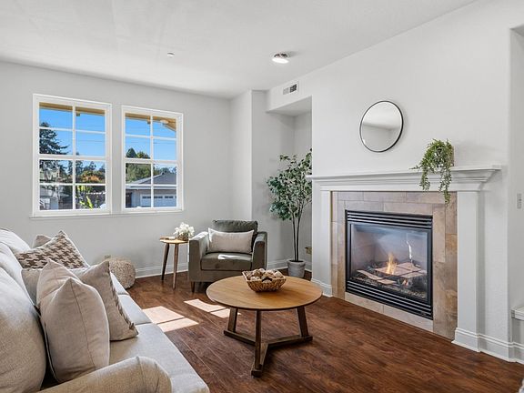 2nd image of 252 Cardiff Pl