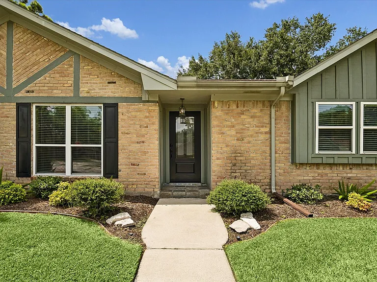 12322 Nova Ct — Photo 8