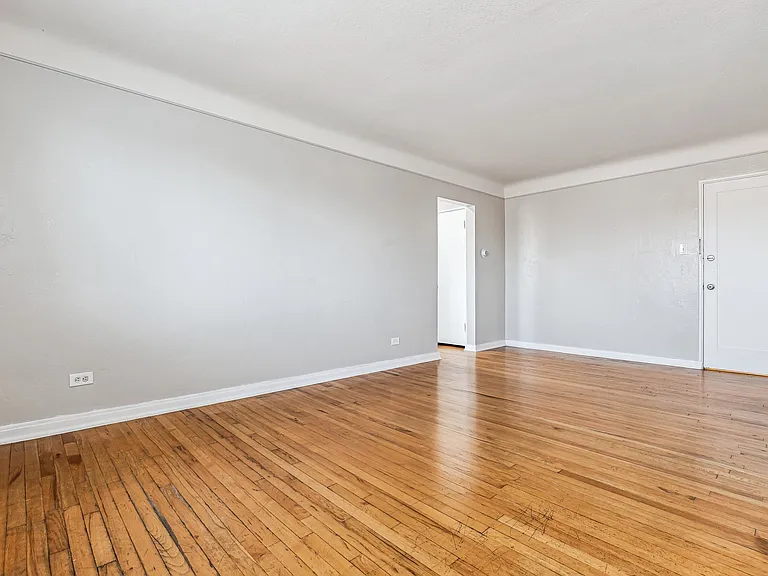 Leyden Apartments — Photo 9