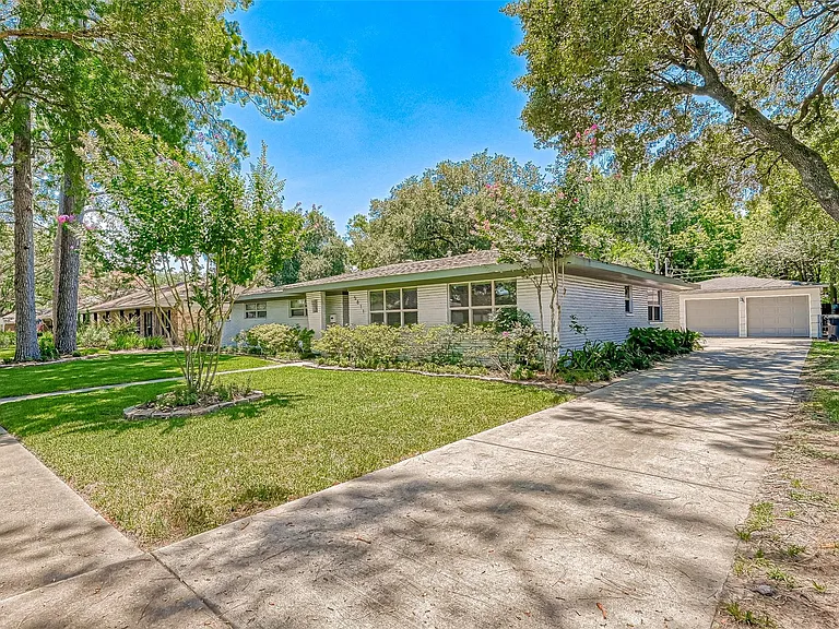 5611 Briarbend Dr — Photo 3