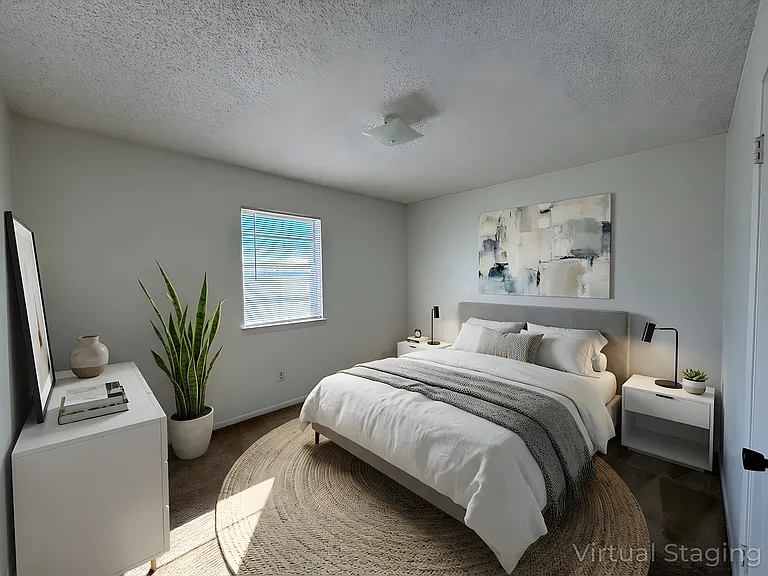 917 N 7th St — Photo 15