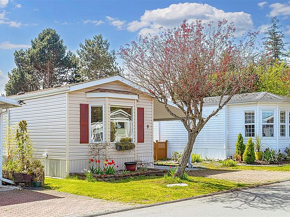 3rd image of 7583 Central Saanich Rd #9