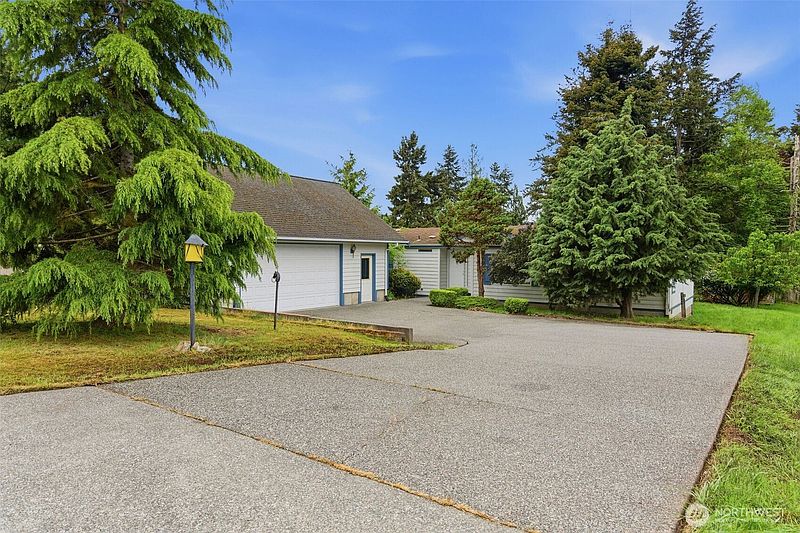 2nd image of 3244 Mardell Drive