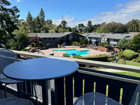 241 Masters Ct APT 4, Walnut Creek, CA 94598