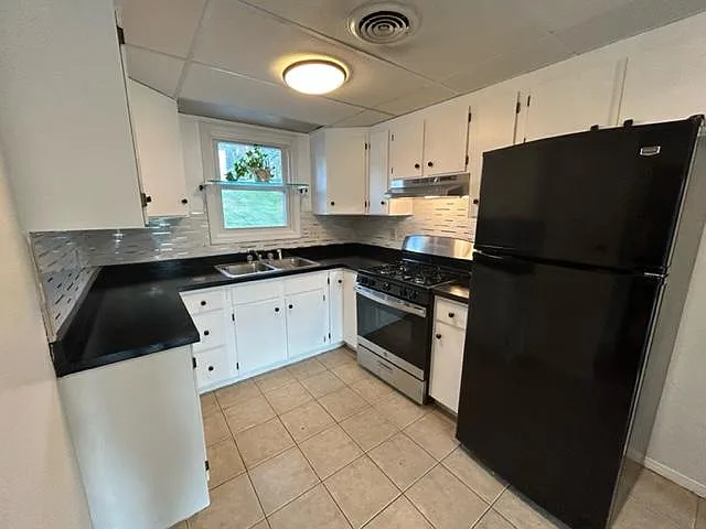 8 Crestview Dr — Photo 3