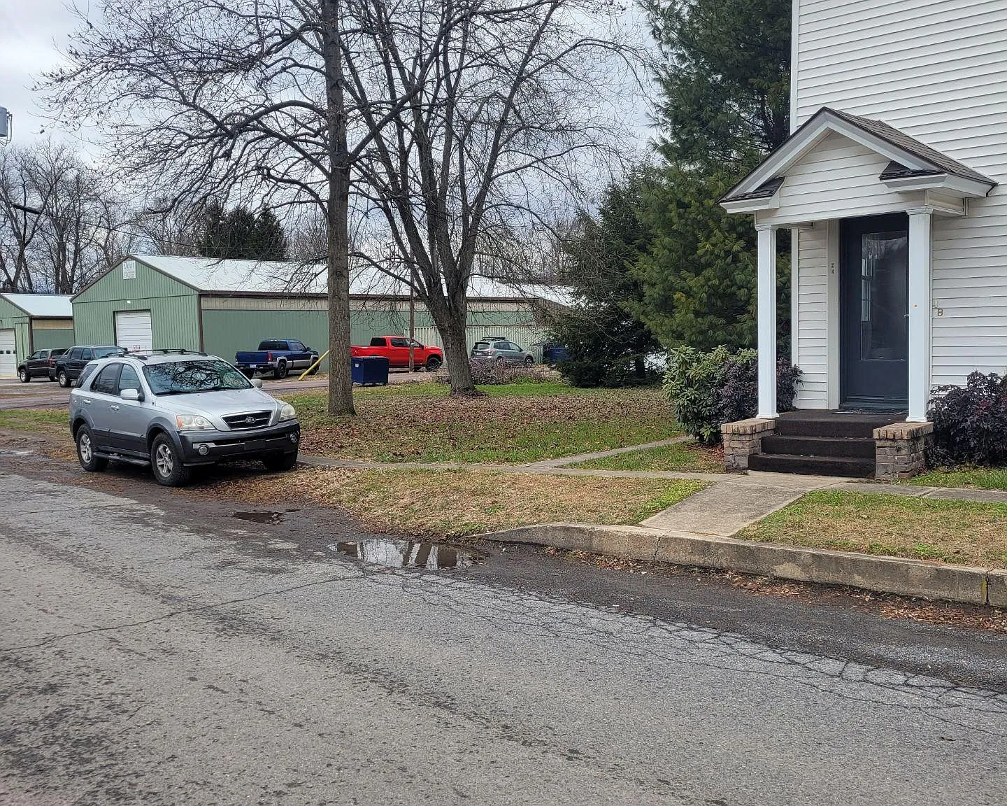 1 bed, 1100 sqft, $950 — Photo 3