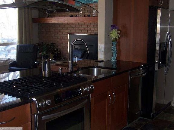 5th image of 1938 Walden Place NE