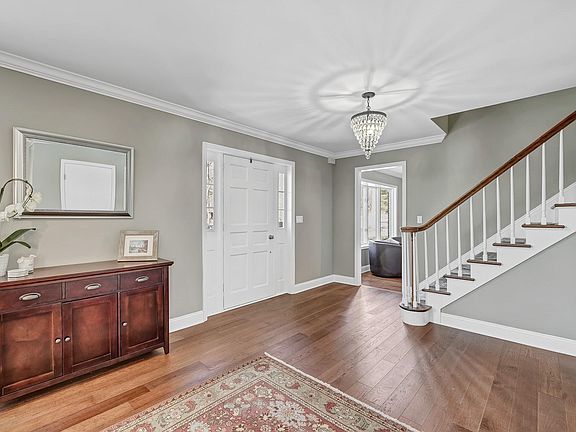 3rd image of 38 William Puckey Dr