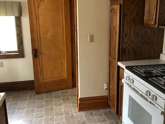 4th image of 1513 Elmwood Ave