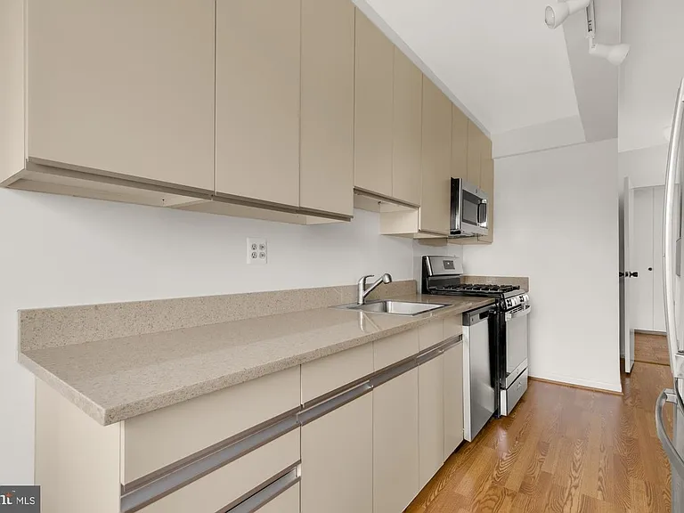 4201 Cathedral Ave NW #1405W — Photo 21