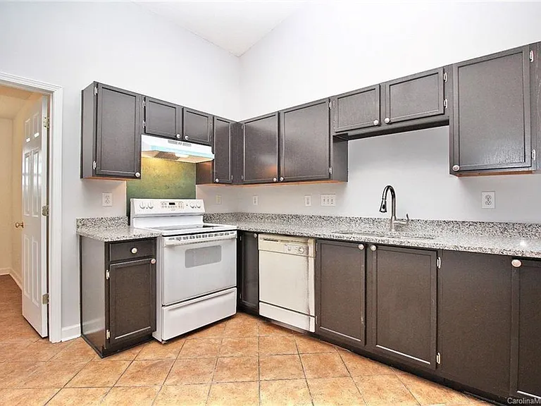 204 Tom Hunter Rd — Photo 18