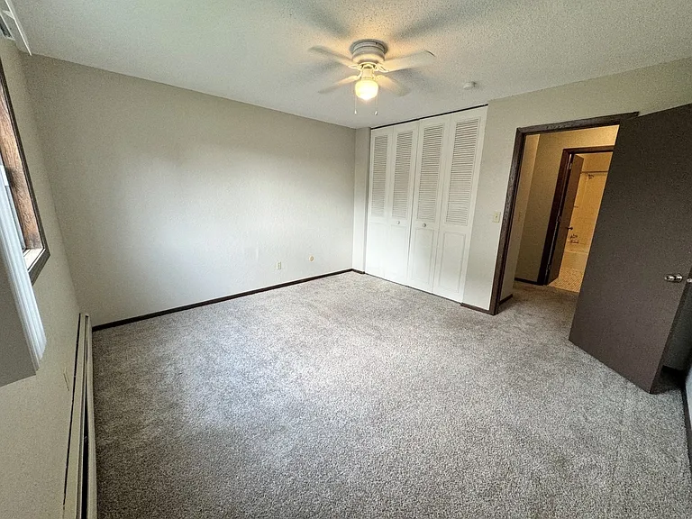 956 Place Apartments — Photo 9