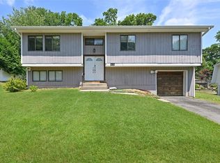 34 Carriage Ln, Spring Valley, NY 10977