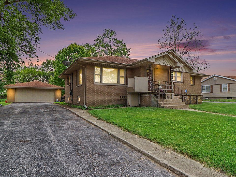 1st image of 305 W 35th Ave