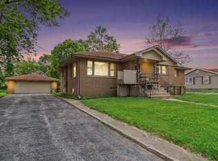 305 W 35th Ave, Griffith, IN 46319