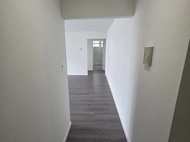 830 Corbett Ave #201 — Photo 3
