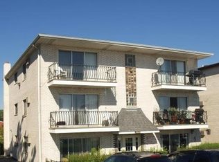 10614 S Oak Tree Dr APT 1, Worth, IL