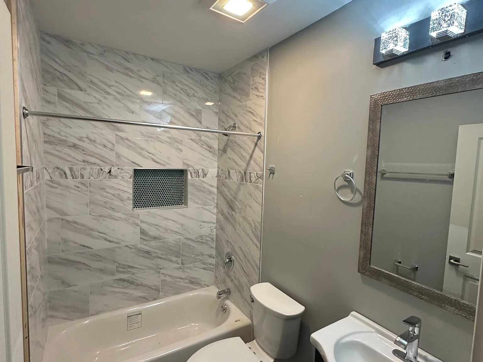 2 bed, $1,395 — Photo 2