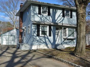 21 Oakdale Ave, Selden, NY 11784