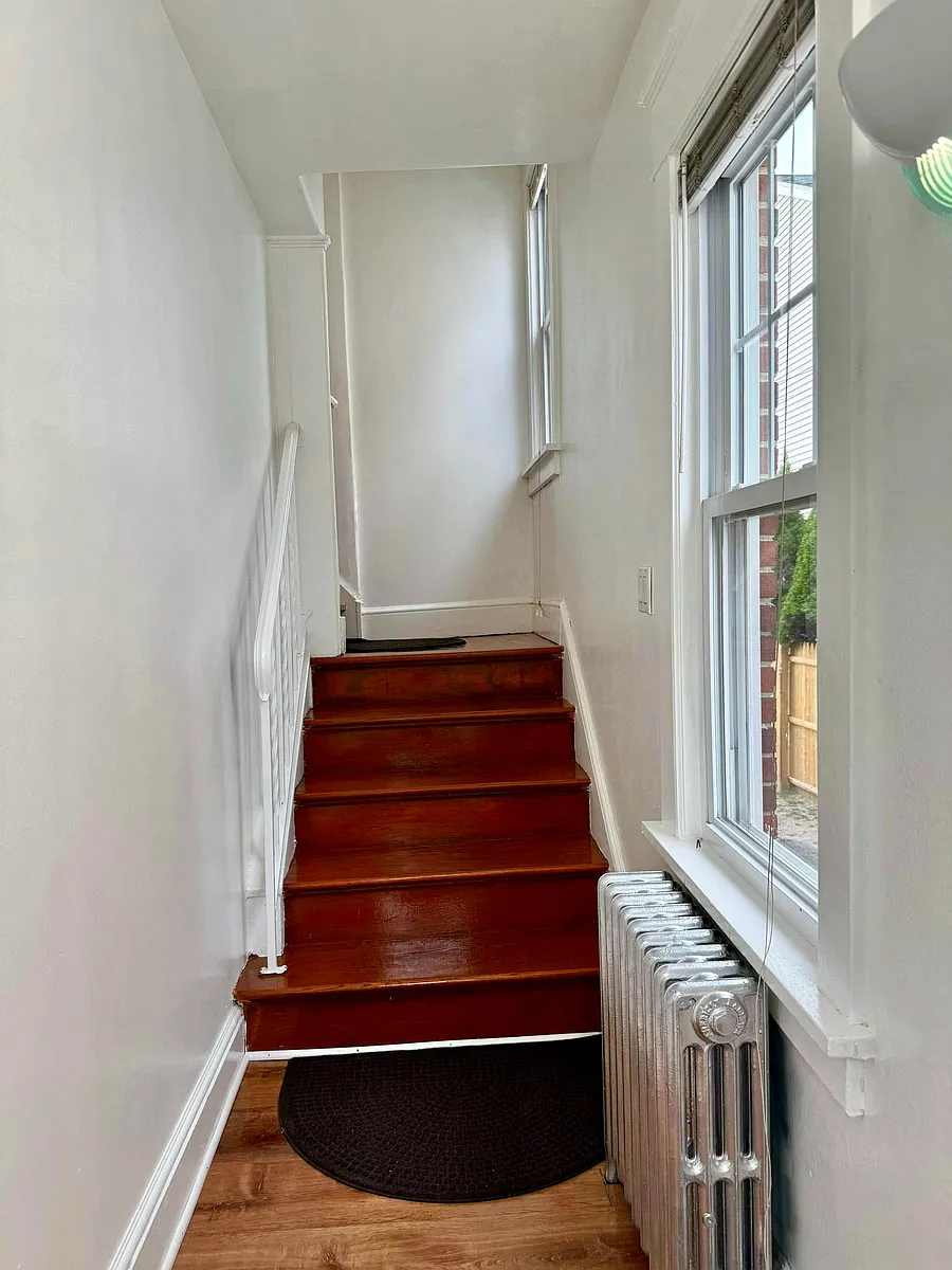 Building Photo - 547 Cove Rd #2