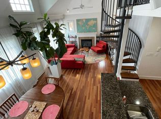 911 23rd Ave, Seattle, WA 98122