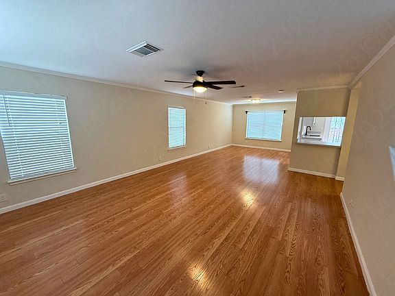 4th image of 8771 Park Olympia