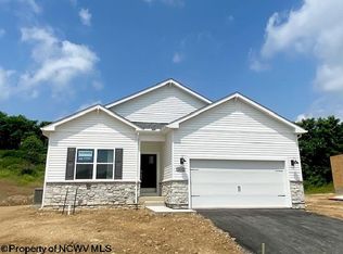 815 Bogey Ln, Maidsville, WV 26541