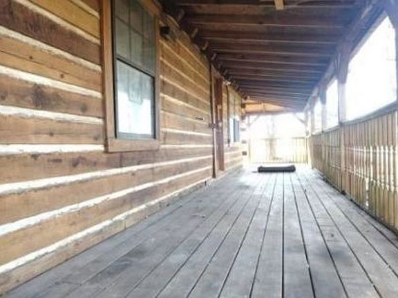 4th image of 107 E Locust Grove Rd