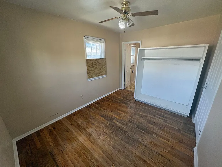 504 Howard Ave — Photo 13