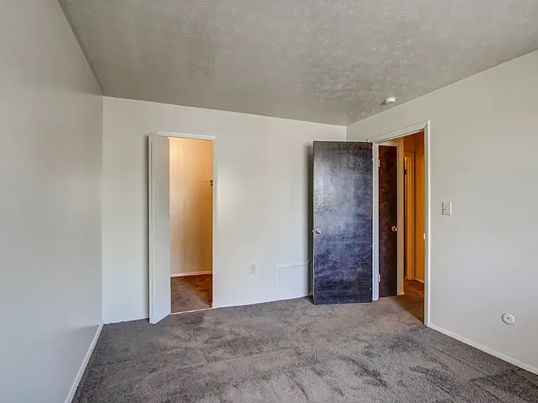 Lake Street Apartments — Photo 20