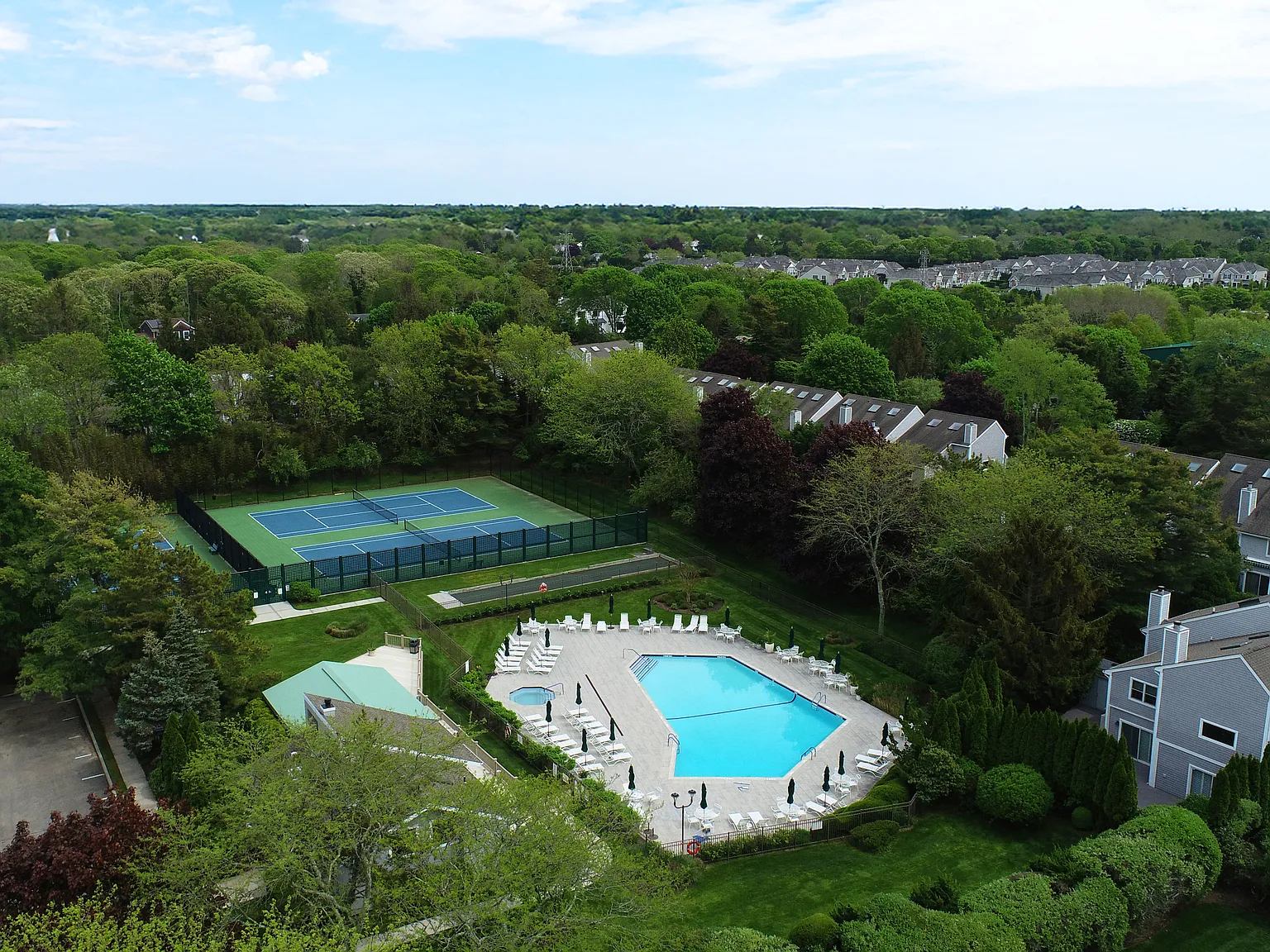 Newly Renovated Southampton Townhouse Rental! — Photo 4