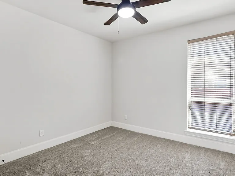 2346 Arezzo Ln — Photo 16