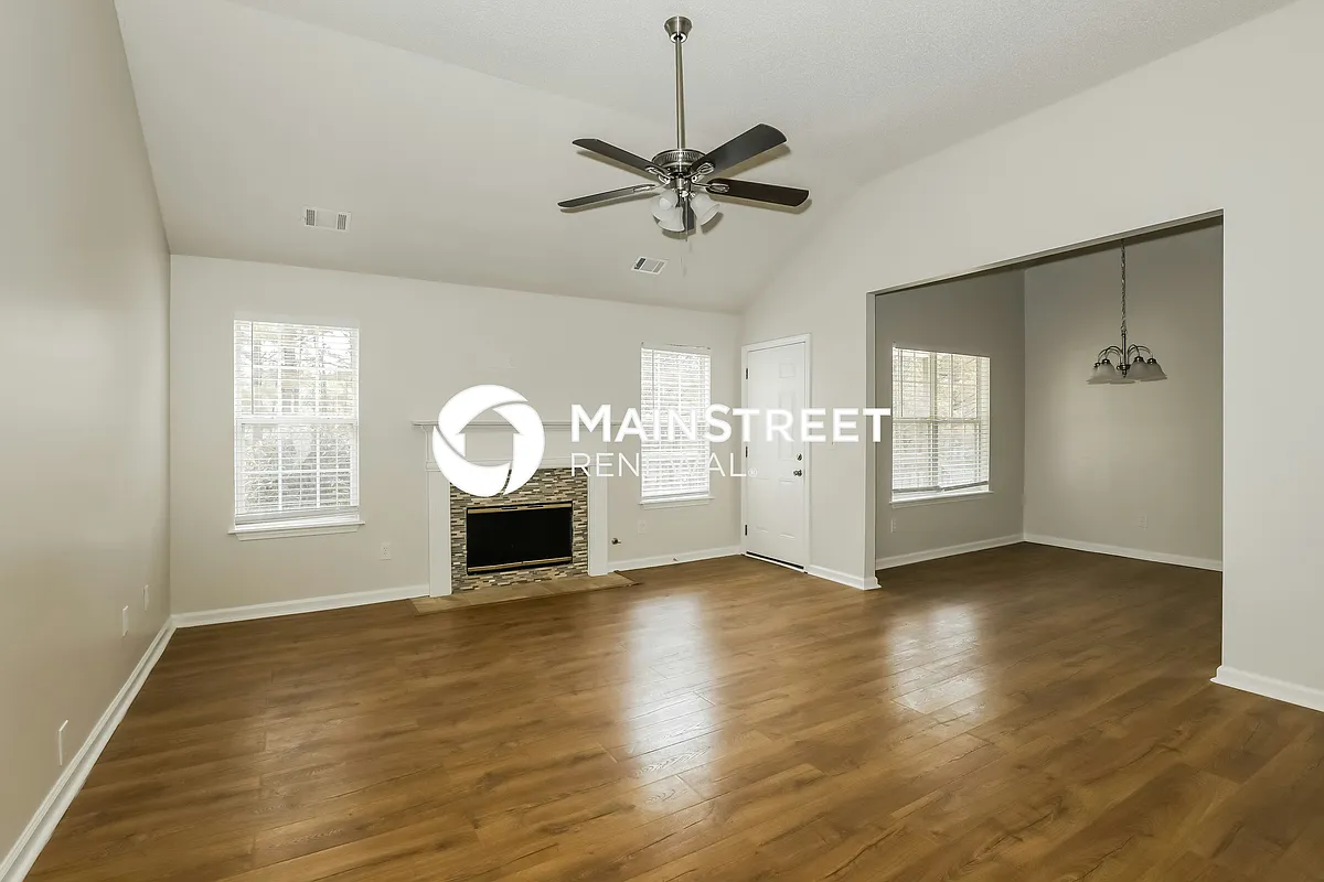 Living Room - 1652 Thorn Ridge Trl