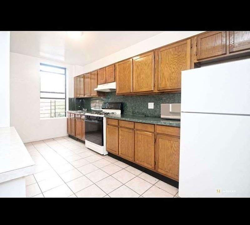 1st image of 3095 30th St APT 3F