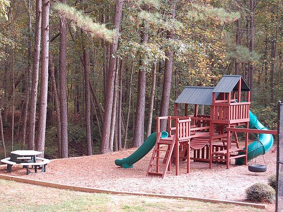 3rd image of 4284 Fox Wood Ct
