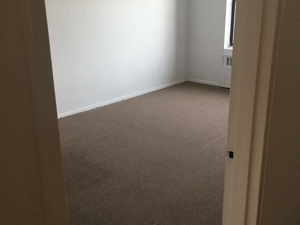 2nd image of 8620 Queens Blvd