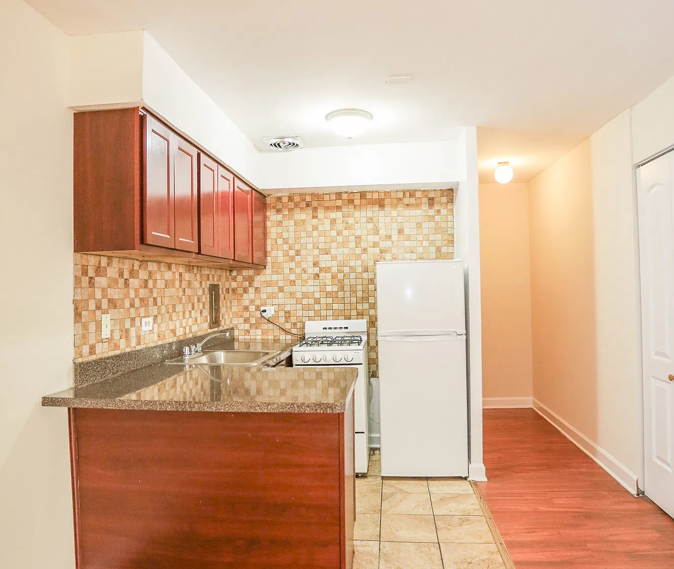 Studio, 350 sqft, $1,150 — Photo 3
